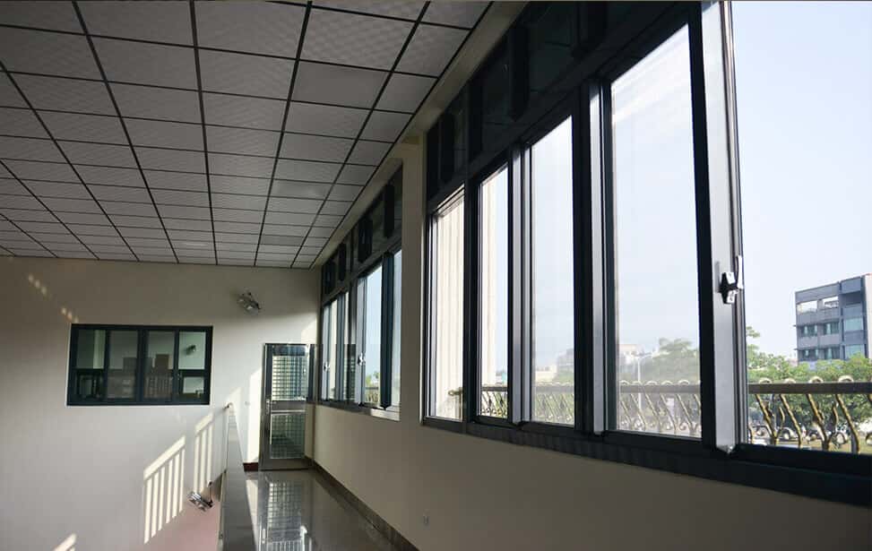台南新營區廠房採光窗