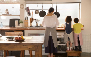 方便使用節省工時也是重要考慮項目，而近年綠色環保概念也是可以加入到廚房的元素。