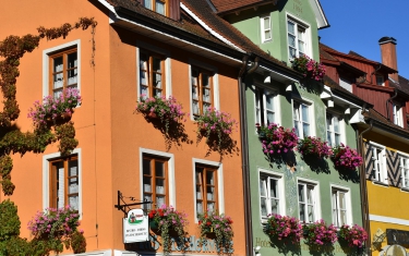 家中不同位置的窗戶類型怎麼選？3大位置選對窗型不但實用家裡又通風-建築規劃|王牌全天候氣密窗