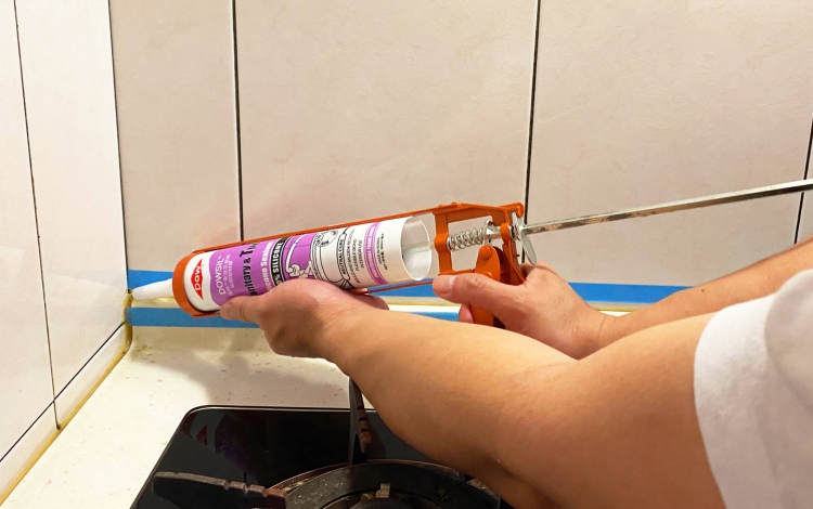 居家防霉矽利康DIY施打