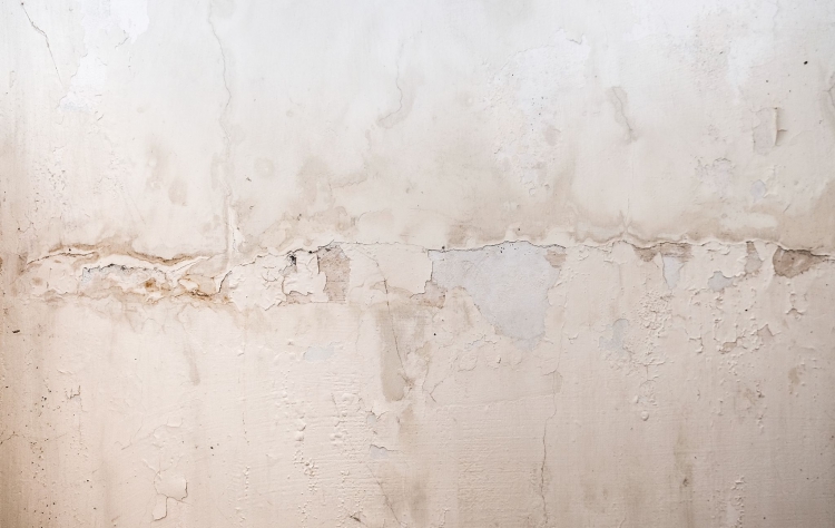 一般我們在舊屋翻新時主要考慮到年久失修，或是漏水問題等等，而鋁窗也會因為各種屋況而有不同方法來進行施工…