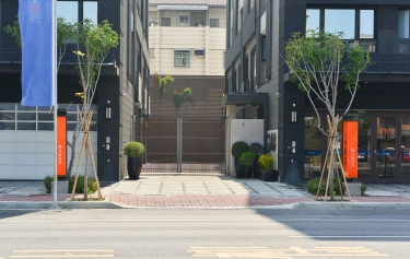 高雄市楠梓區公寓店面採光隔音窗