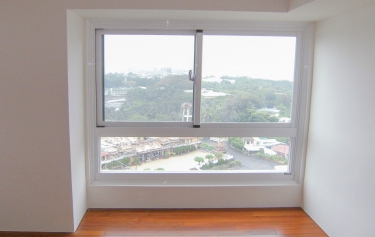 高雄市鳥松區澄清湖公寓採光通風窗