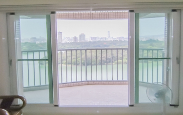 高雄市鳥松區澄清湖公寓通風採光落地窗