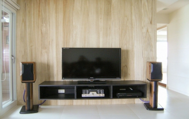 高雄市鳥松區公寓採光推射氣密窗、電視牆