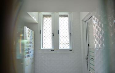 高雄市苓雅區大樓廚房通風橫拉氣密窗-2