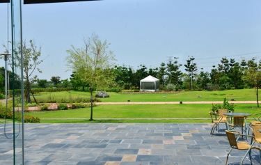 台南市新營區商業空間庭園景觀落地窗