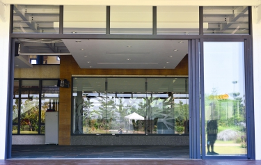 台南市新營區商業空間庭園餐廳落地採光氣密隔音窗