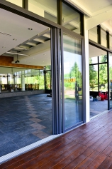 台南市新營區商業空間庭園景觀防風雨氣密落地窗