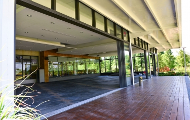 台南市新營區商業空間庭園餐廳通風採光性佳無障礙節能隔音落地窗