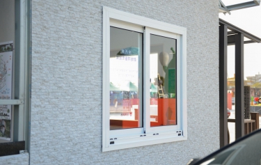 嘉義縣太保市冷軋型鋼構造節能氣密橫拉窗
