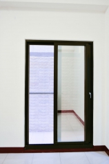 台南市安南區連棟透天房間落地採光橫拉窗