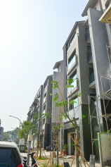 高雄市楠梓區連棟透天隔音窗採光性佳