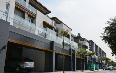 高雄市鳳山區連棟透天採光隔音窗