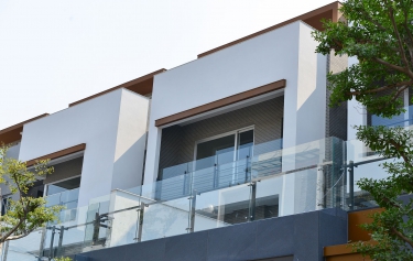 高雄市鳳山區連棟透天陽台採光氣密窗