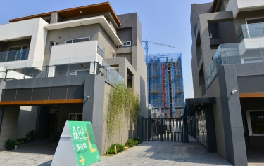 高雄市鳳山區連棟透天周邊