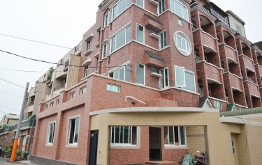 高雄市鳥松區連棟透天採光氣密隔音窗