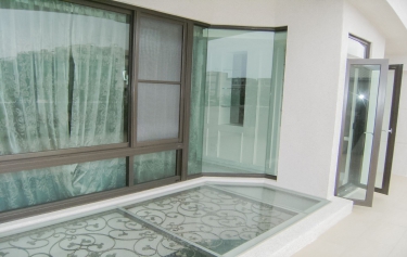 高雄市鳥松區連棟透天客廳落地採光窗 