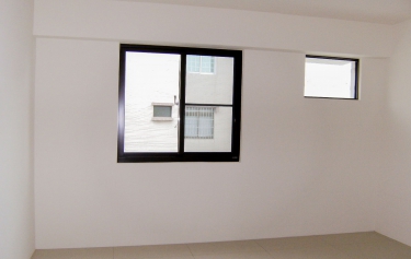 高雄市鳥松區連棟透天臥室隔音氣密橫拉窗 