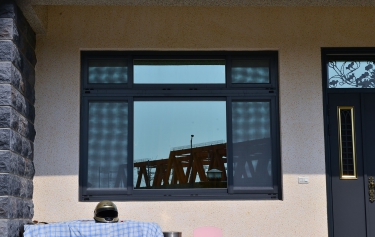 苗栗縣後龍鎮透天別墅採光橫拉窗