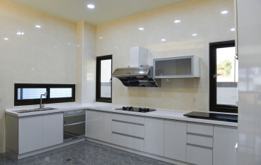 台南市新營區透天別墅廚房通風採光窗