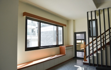 台南市新營區透天別墅玄關採光氣密窗