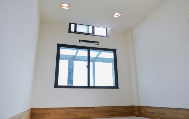 台南市仁德區透天別墅房間橫拉採光窗