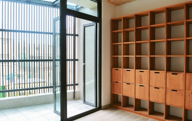 台南市仁德區透天別墅隔音採光推射窗