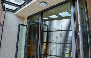 台南市仁德區透天別墅陽台採光推射窗