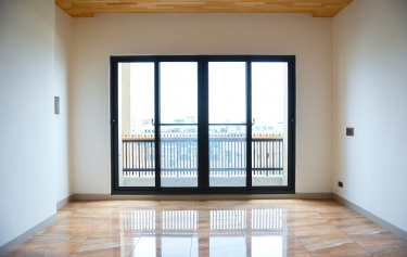 台南市仁德區透天別墅頂樓落地氣密窗