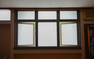 台南市新營區透天別墅客廳採光推射窗-5