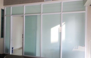 高雄市大寮區透天別墅-固定窗