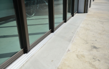 高雄市梓官區廠房-無障礙軌道