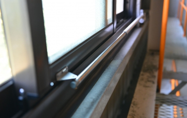 高雄市梓官區廠房-2拉窗