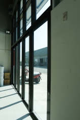 高雄市梓官區廠房-無障礙軌道