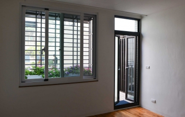 高雄市新興區 - 推射窗(門)