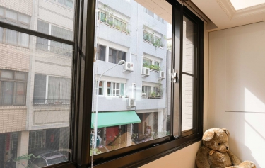 高雄市新興區 - 1大2小3拉窗