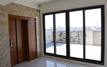 高雄市鳥松區 - 4拉落地窗