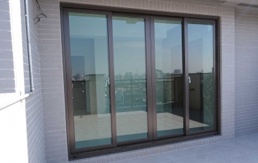 高雄市鳥松區 - 4拉落地窗