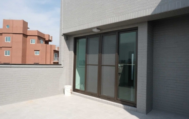 高雄市鳥松區 - 4拉落地窗