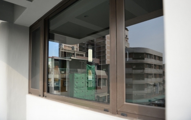 高雄市前鎮區透天別墅-推射併固定窗