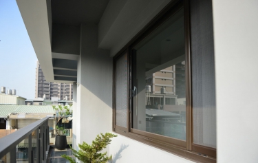 高雄市前鎮區透天別墅-1大2小3拉窗