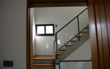 高雄市前鎮區透天別墅-增加樓梯採光