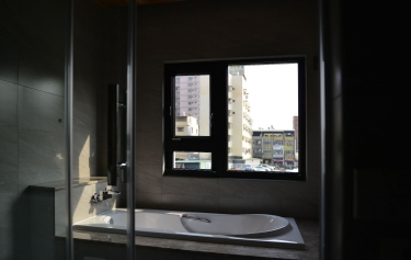 高雄市前鎮區透天別墅-推射併固定增加通風採光佳