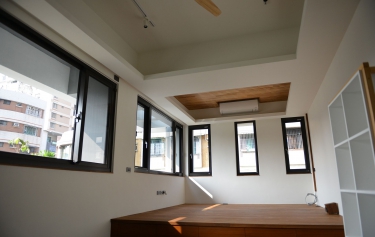 高雄市前鎮區透天別墅-大面積推射採光性極佳