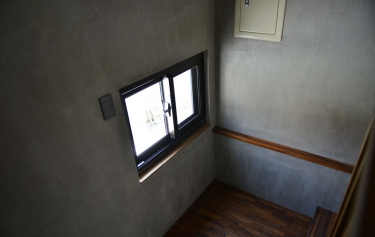 高雄市前鎮區透天別墅-小橫拉窗