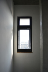 高雄市前鎮區透天別墅-上固定下活動推射窗