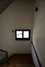 高雄市前鎮區透天別墅-樓梯採光佳