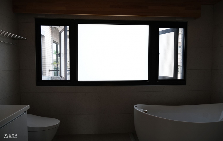 衛浴氣密窗樣式-推開窗+固定窗