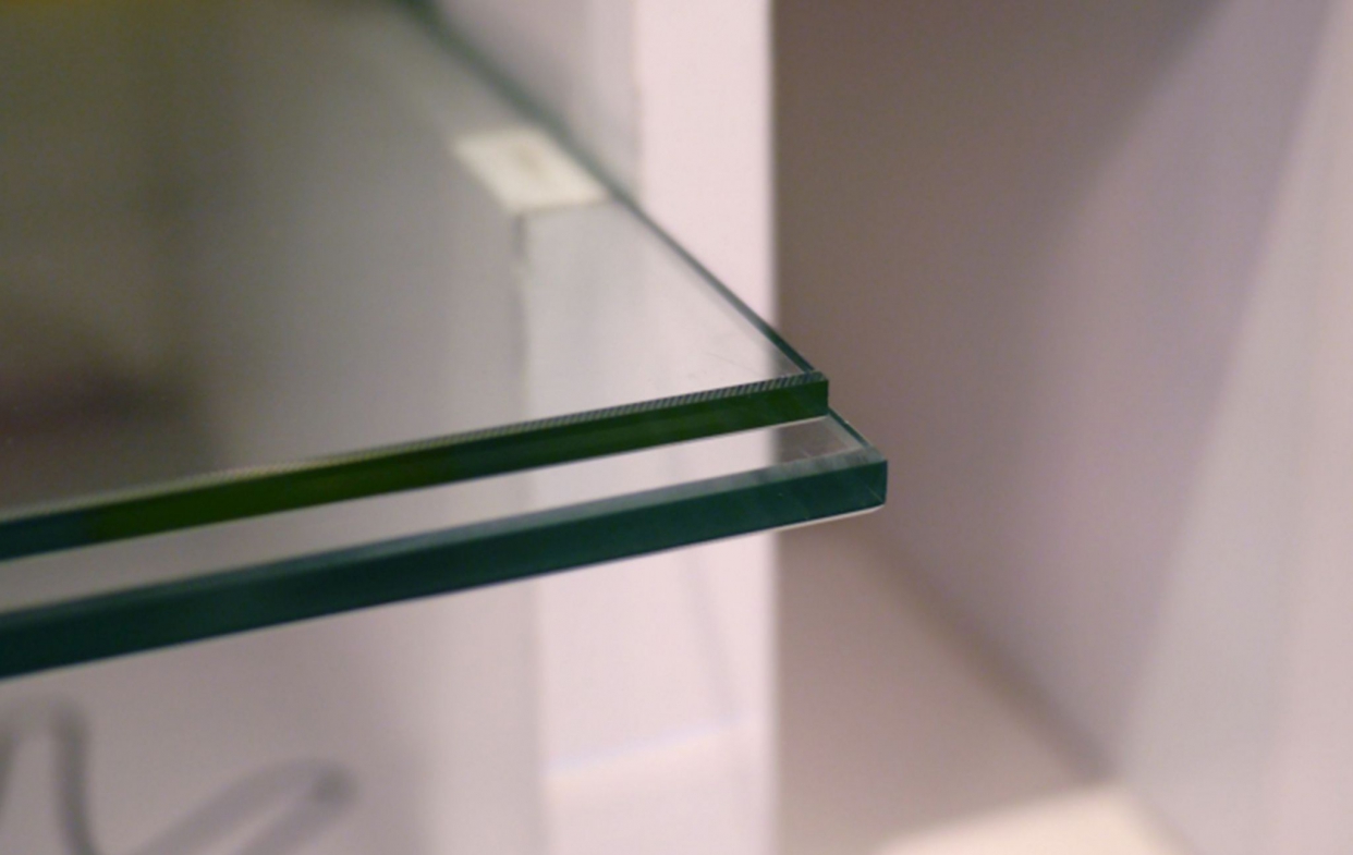 確認窗框的垂直度與水平度